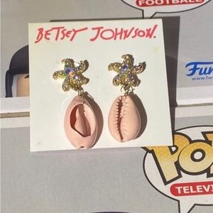 Betsey Johnson Conch Shell Earrings